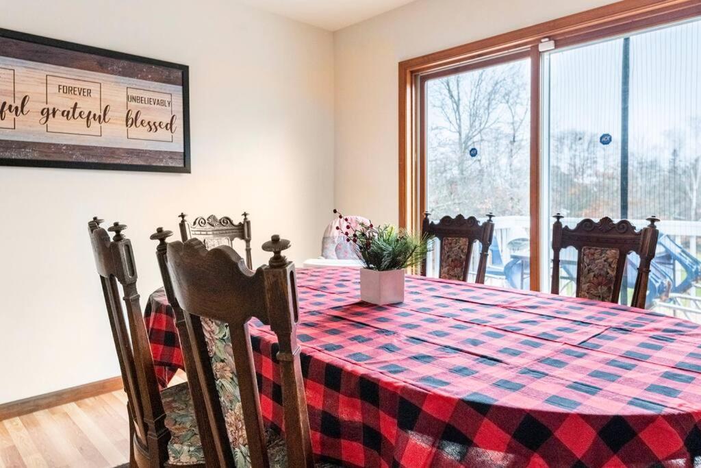 Cheerful Pocono Home Away From Home Albrightsville Exterior foto