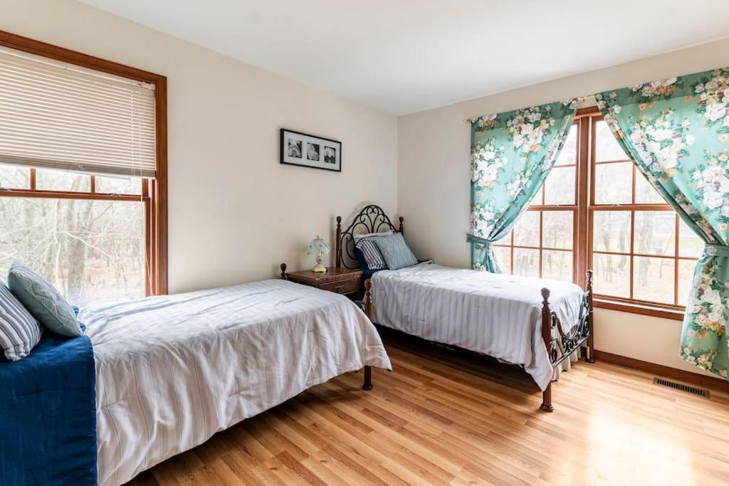 Cheerful Pocono Home Away From Home Albrightsville Exterior foto